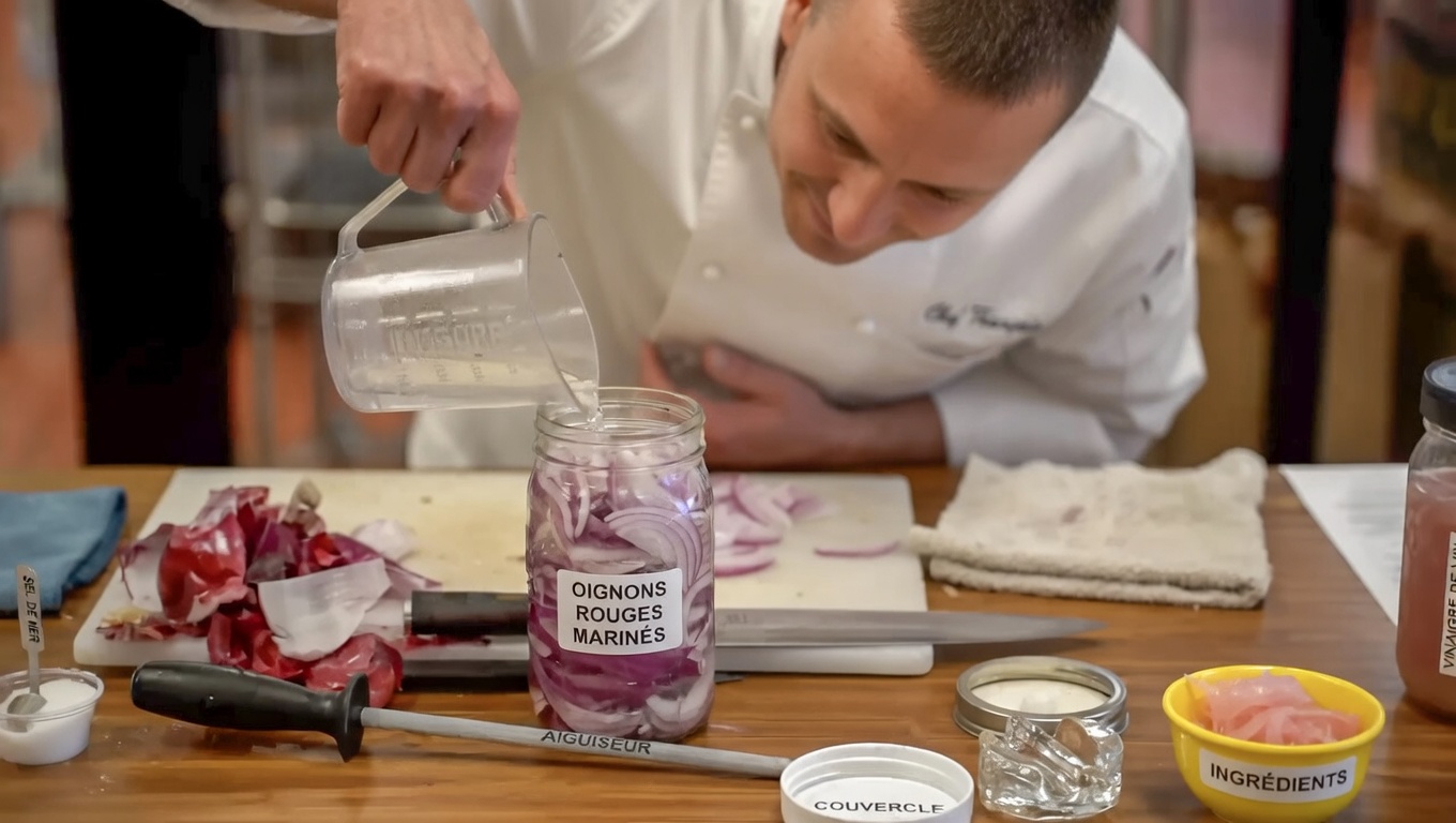 Oignon rouge et glycémie : une habitude culinaire que beaucoup de personnes âgées négligent ?