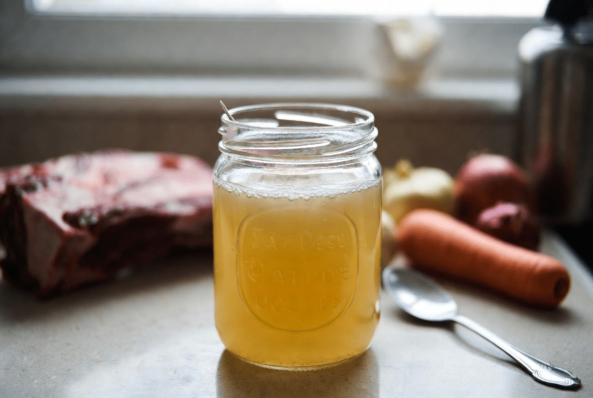 Pourquoi l’ajout de cet aliment simple à votre routine quotidienne peut favoriser le confort articulaire avec l’âge