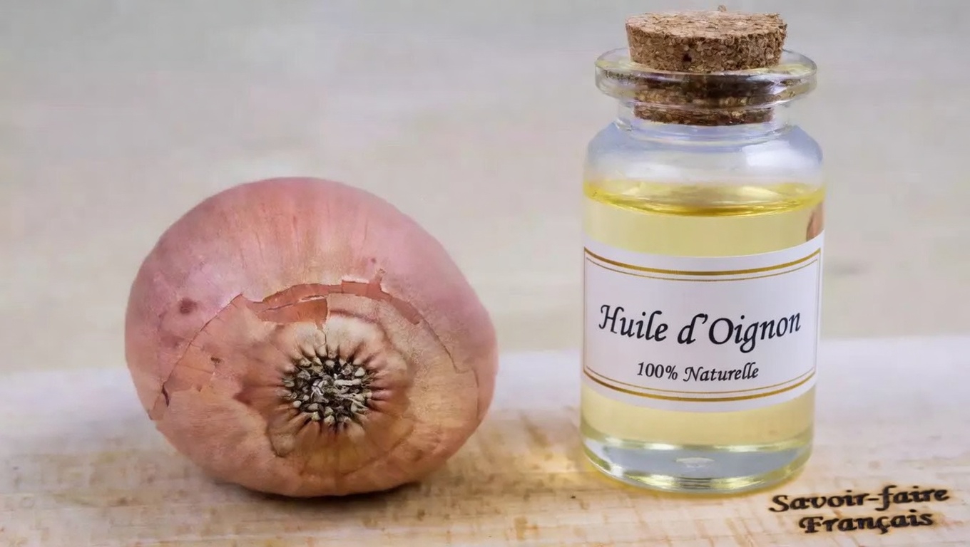 Pourquoi une routine d’huile d’oignon d’une semaine attire l’attention dans les soins capillaires naturels
