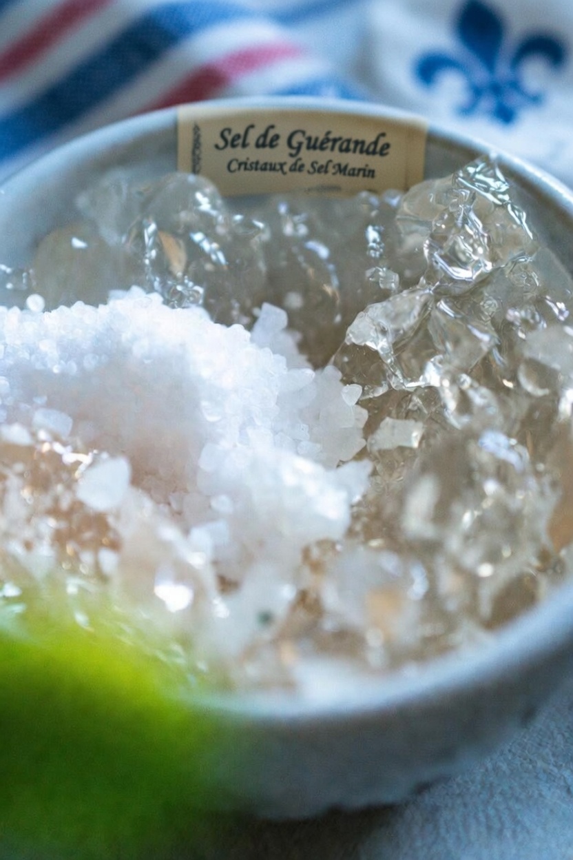 Avez-vous essayé une simple routine du coucher mélangeant deux ingrédients domestiques courants pour hydrater la peau ?