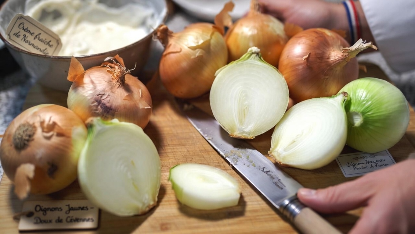 Découvrez le rôle surprenant des oignons dans votre routine quotidienne de soins de la peau et de santé veineuse