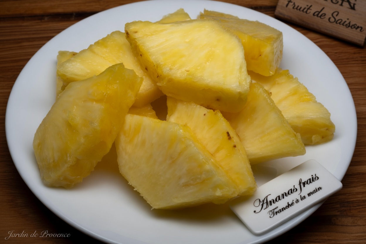 7 Fruits Nocturnes qui Protègent vos Muscles après 60 Ans (Freinez la Sarcopénie Naturellement)