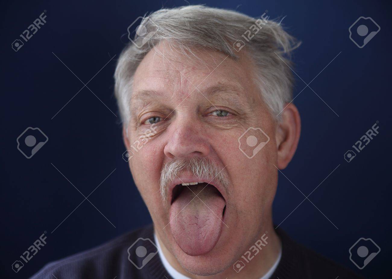 Ça commence dans les YEUX et les PIEDS ! 9 SIGNES de B12 BASSE (Les médecins ignorent cela)